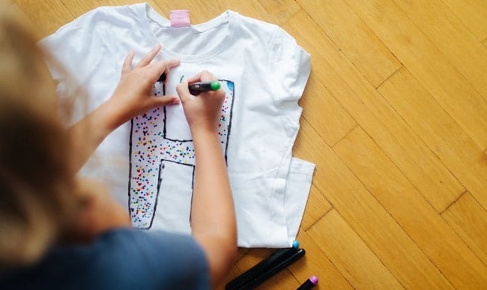 how to use fabric markers on t shirts