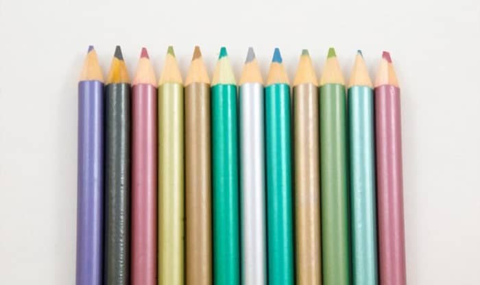 metallic-coloring-pencils