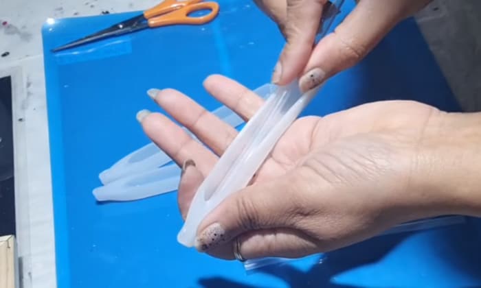 Making-Resin-Pens-With-Molds
