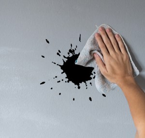 step-2-to-use-vinegar-For-ink-on-wall