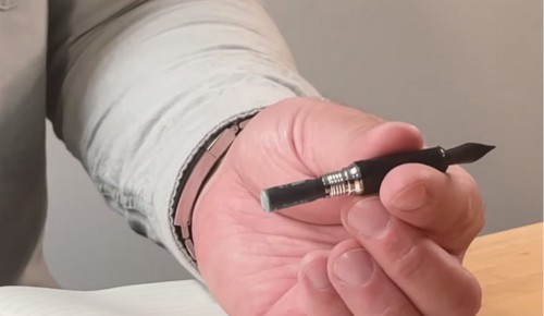 Examine-The-Refill-Cartridge-of-Cross-pen