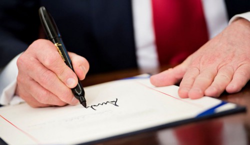 Sharpie-marker-of-Trump-president