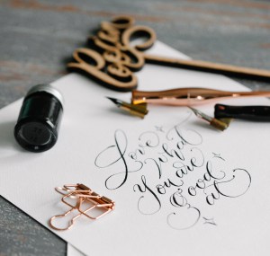 prepare-to-put-calligraphy-with-Oblique-pen