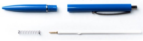 Disassemble-the-pen-and-take-out-the-ink-tube